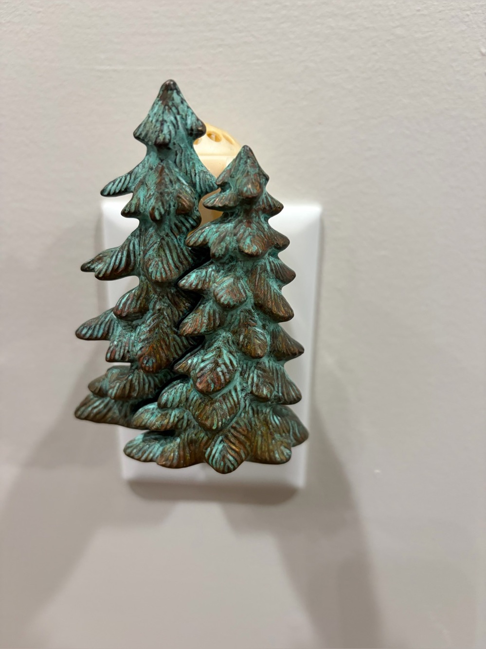 Bath & Body Works Green Patina Pine Tree Plug-In wallflower